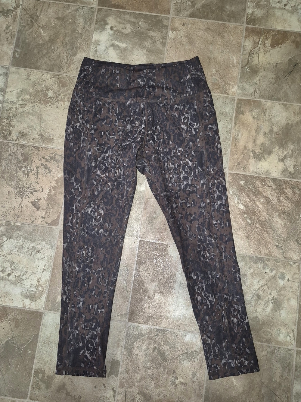 VOGO Athletica Brown & Black Animal Print Leggings
